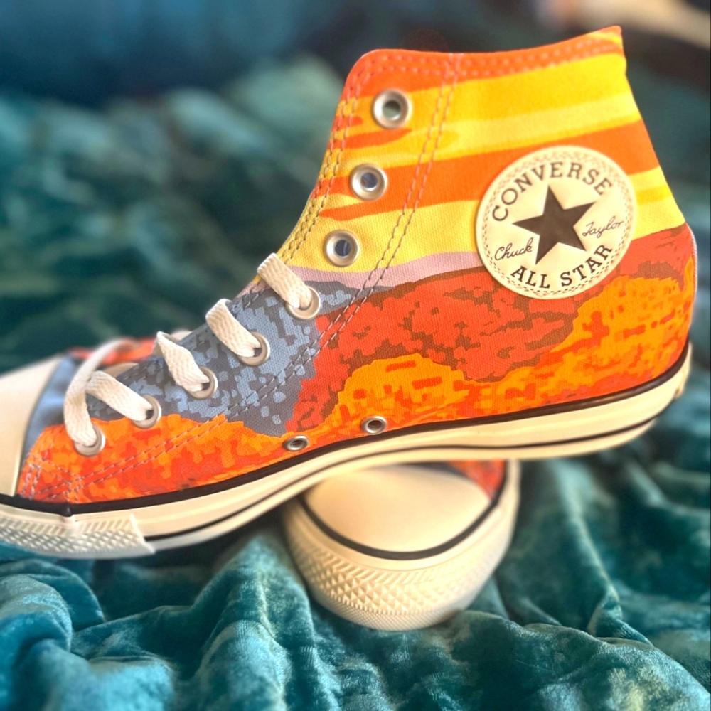 Converse Chuck Taylor all star hi, size 9 men, 11 women